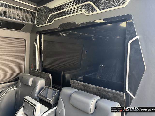 Used 2024 Mercedes-Benz Sprinter 2500 image 16