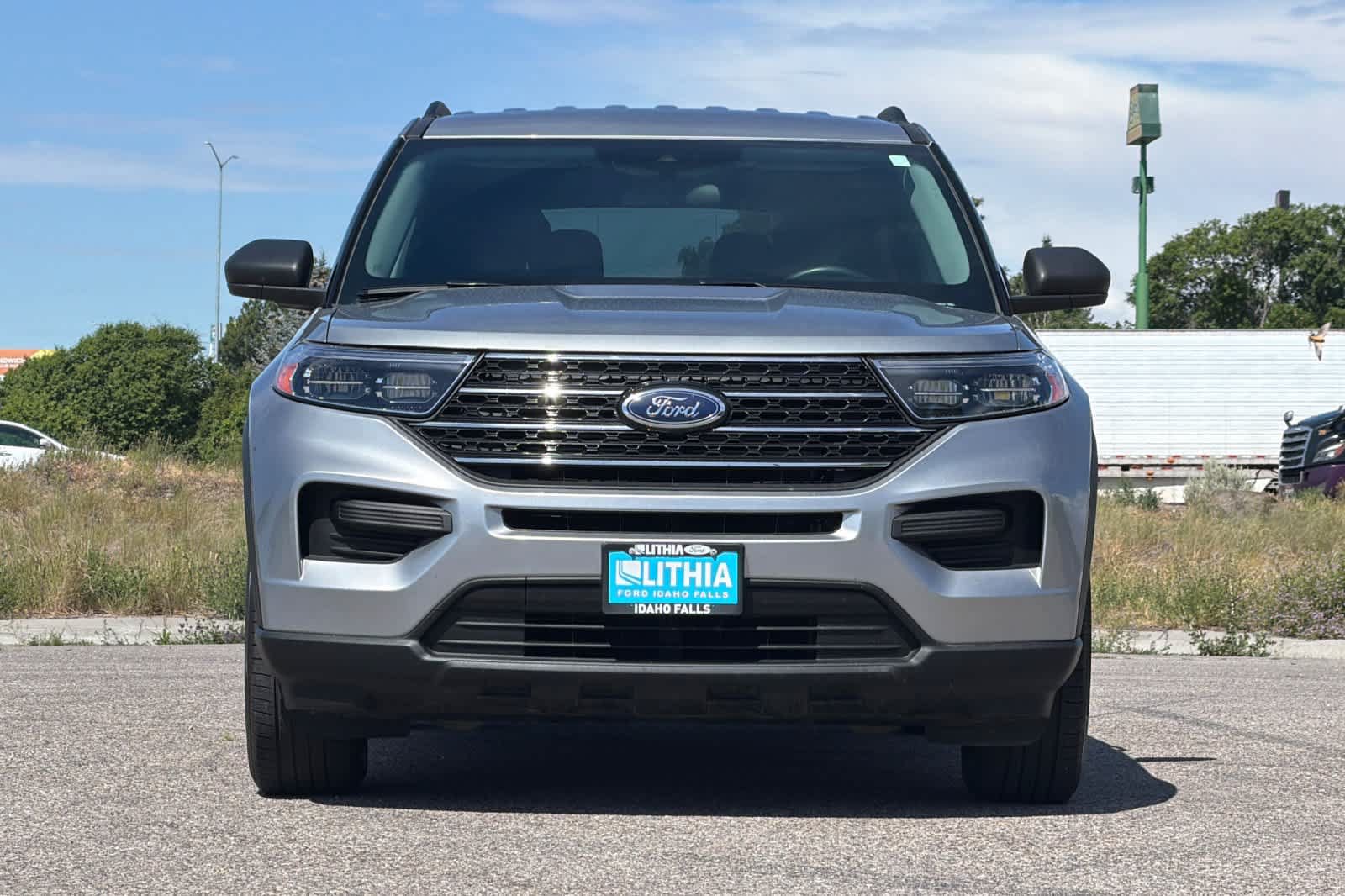 Used 2023 Ford Explorer XLT AWD/4WD image 10