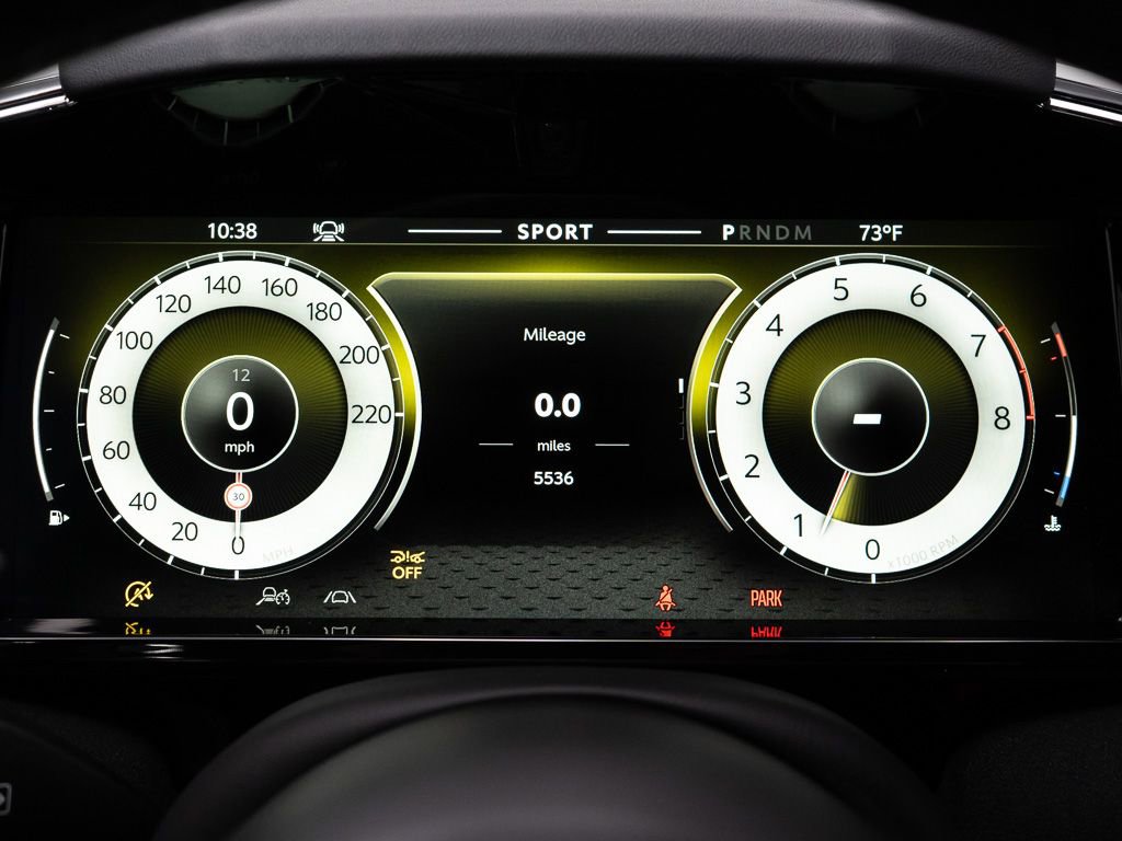 Used 2025 Aston Martin V8 Vantage Coupe image 29