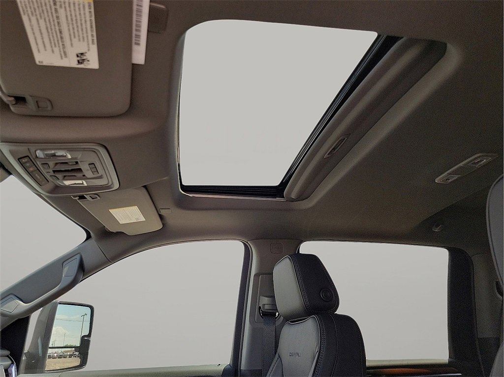 Used 2024 GMC Sierra 2500 Denali w/ Denali Reserve Package image 11