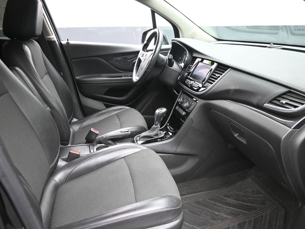 Used 2022 Buick Encore Preferred w/ Safety Package image 7