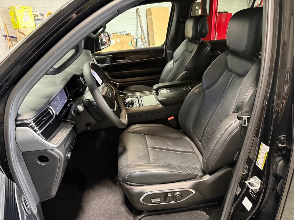 Certified 2022 Jeep Wagoneer Series III w/ Premium Group I AWD/4WD image 22