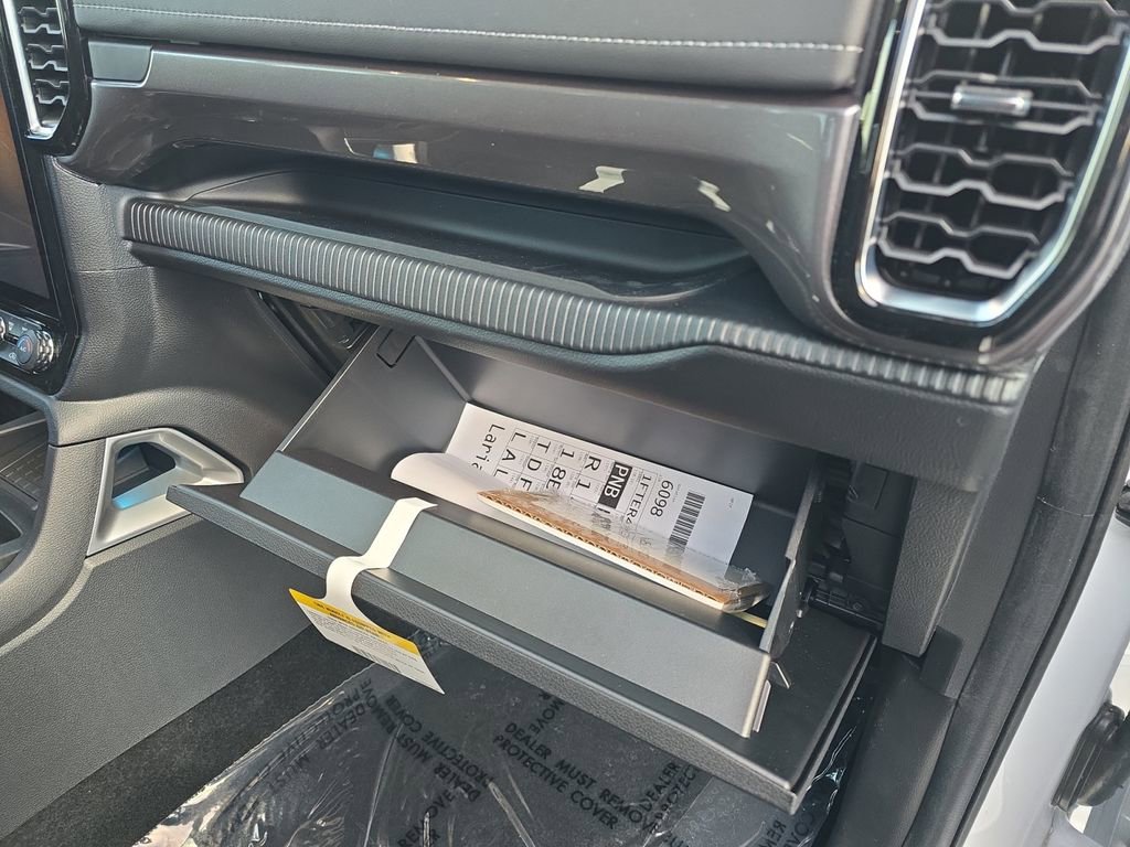 Used 2025 Ford Ranger Lariat w/ Chrome Accent Package image 17