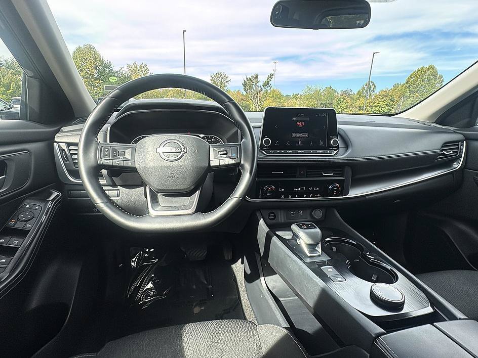 Certified 2025 Nissan Rogue SV AWD/4WD image 30