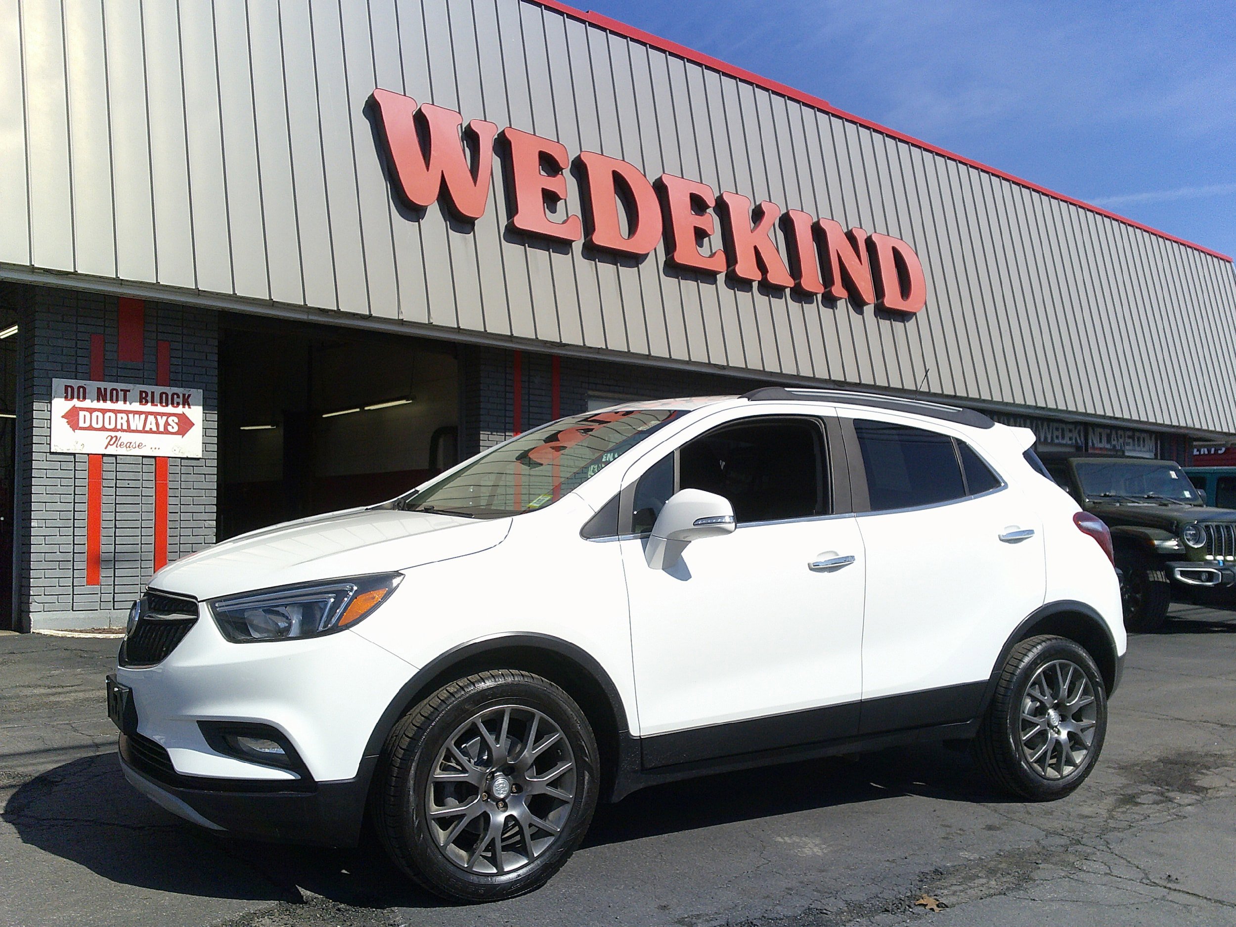 Used 2019 Buick Encore Sport Touring video 1