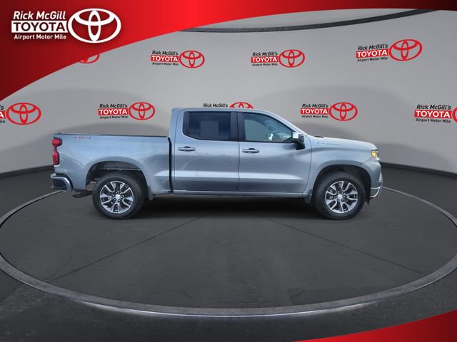 Used 2023 Chevrolet Silverado 1500 LT AWD/4WD image 9