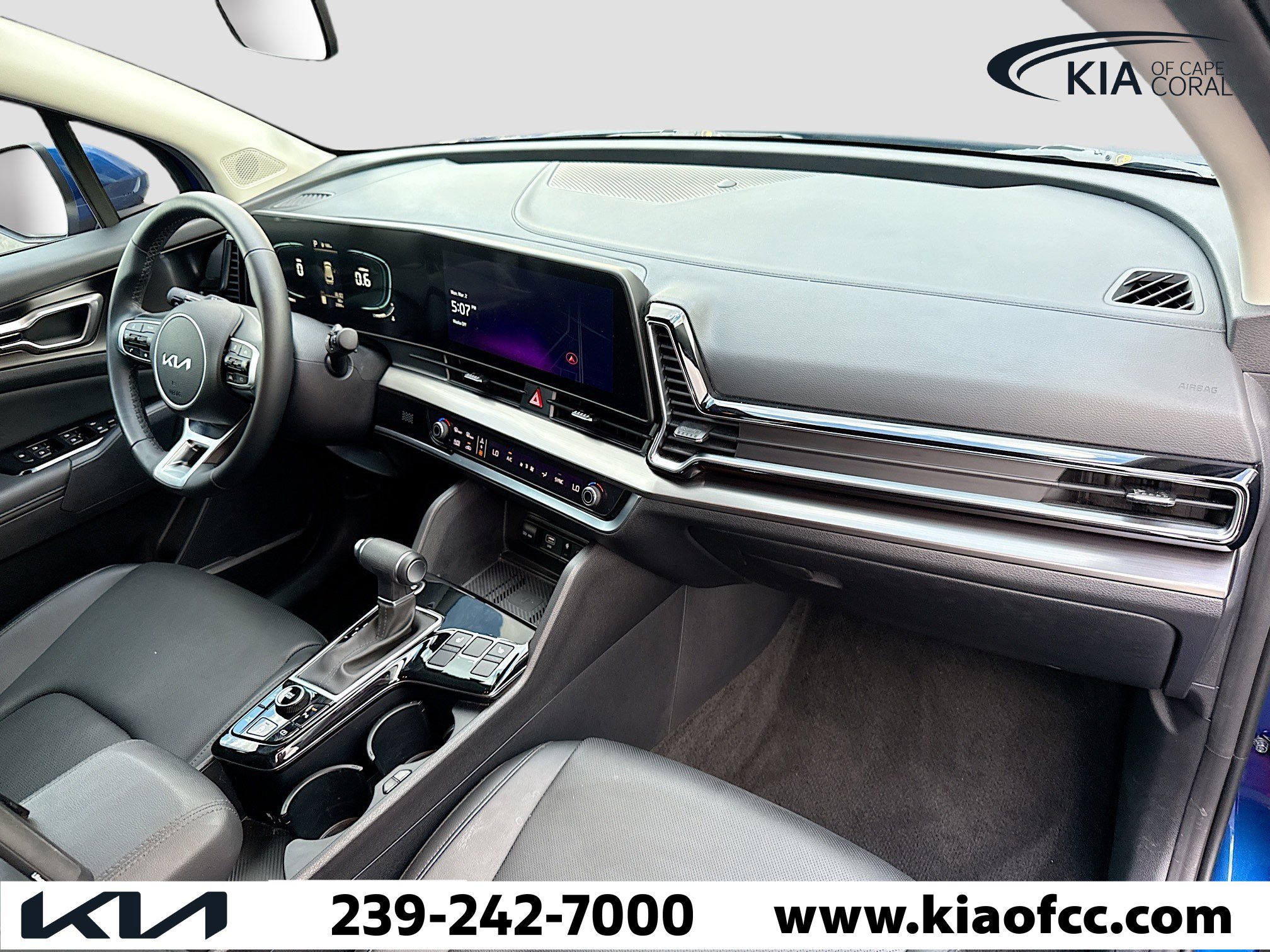 Used 2025 Kia Sportage EX image 13