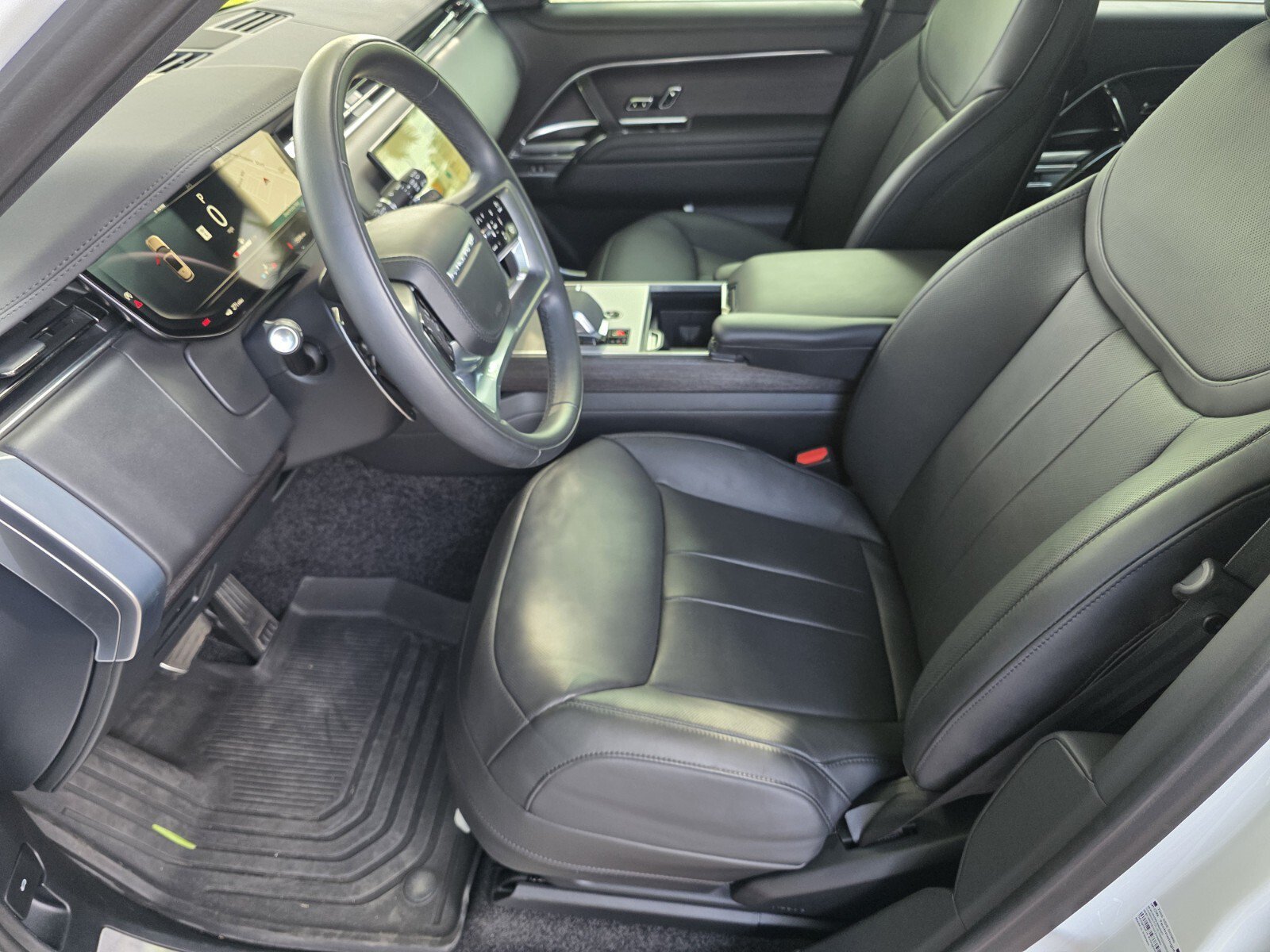 Certified 2025 Land Rover Range Rover SE AWD/4WD image 10