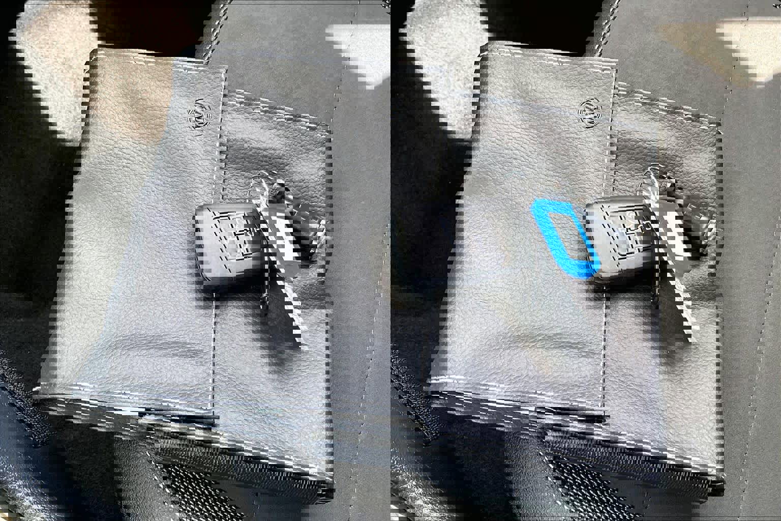 Used 2024 Volkswagen Taos SE image 15