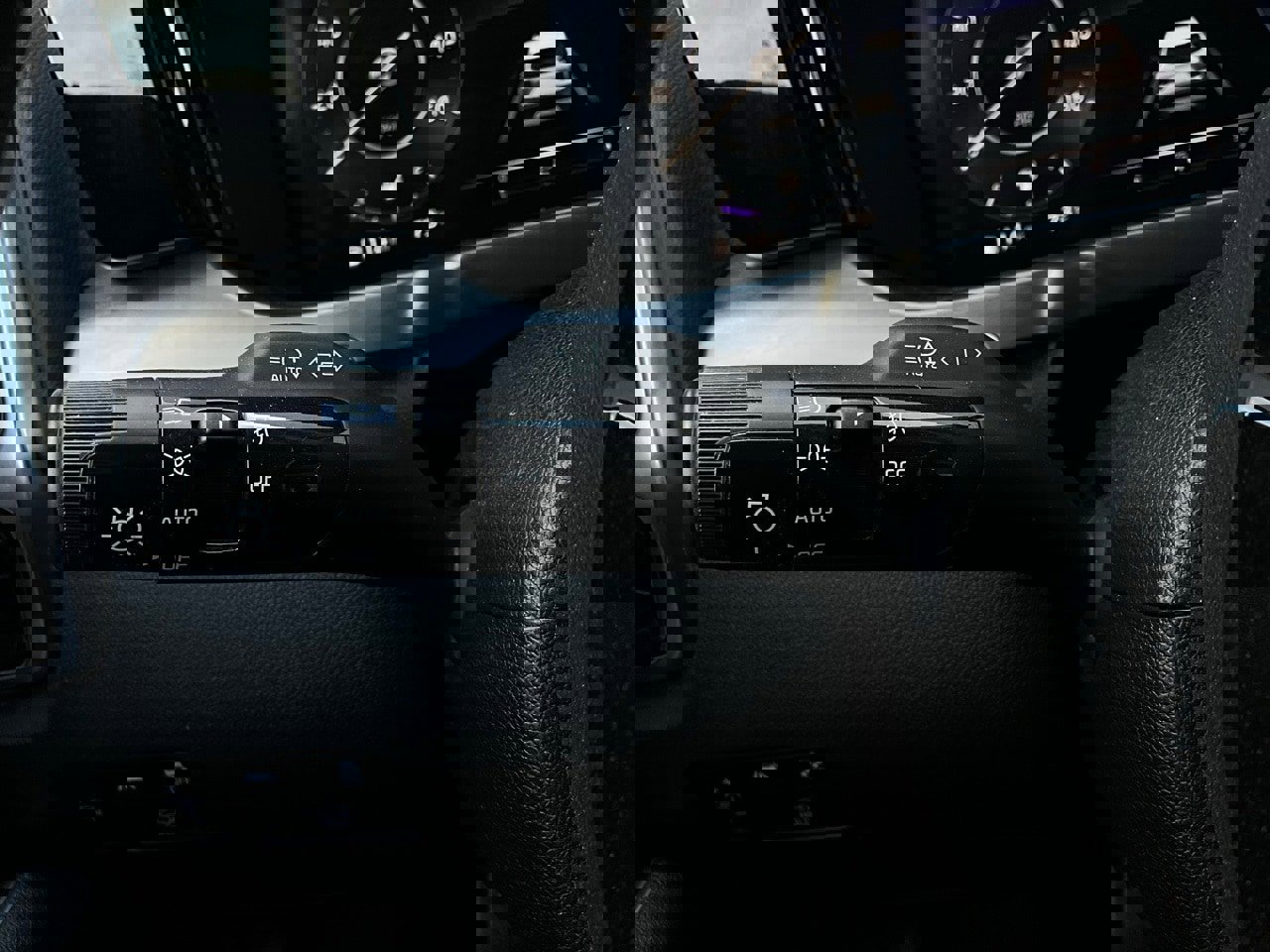 Used 2023 Kia Sorento SX image 40