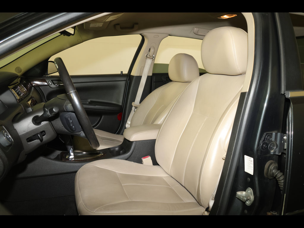 Used 2014 Chevrolet Impala LTZ FWD image 12