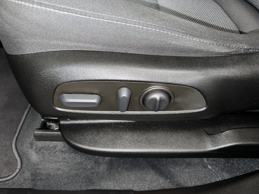 Certified 2023 Chevrolet Traverse LT image 3