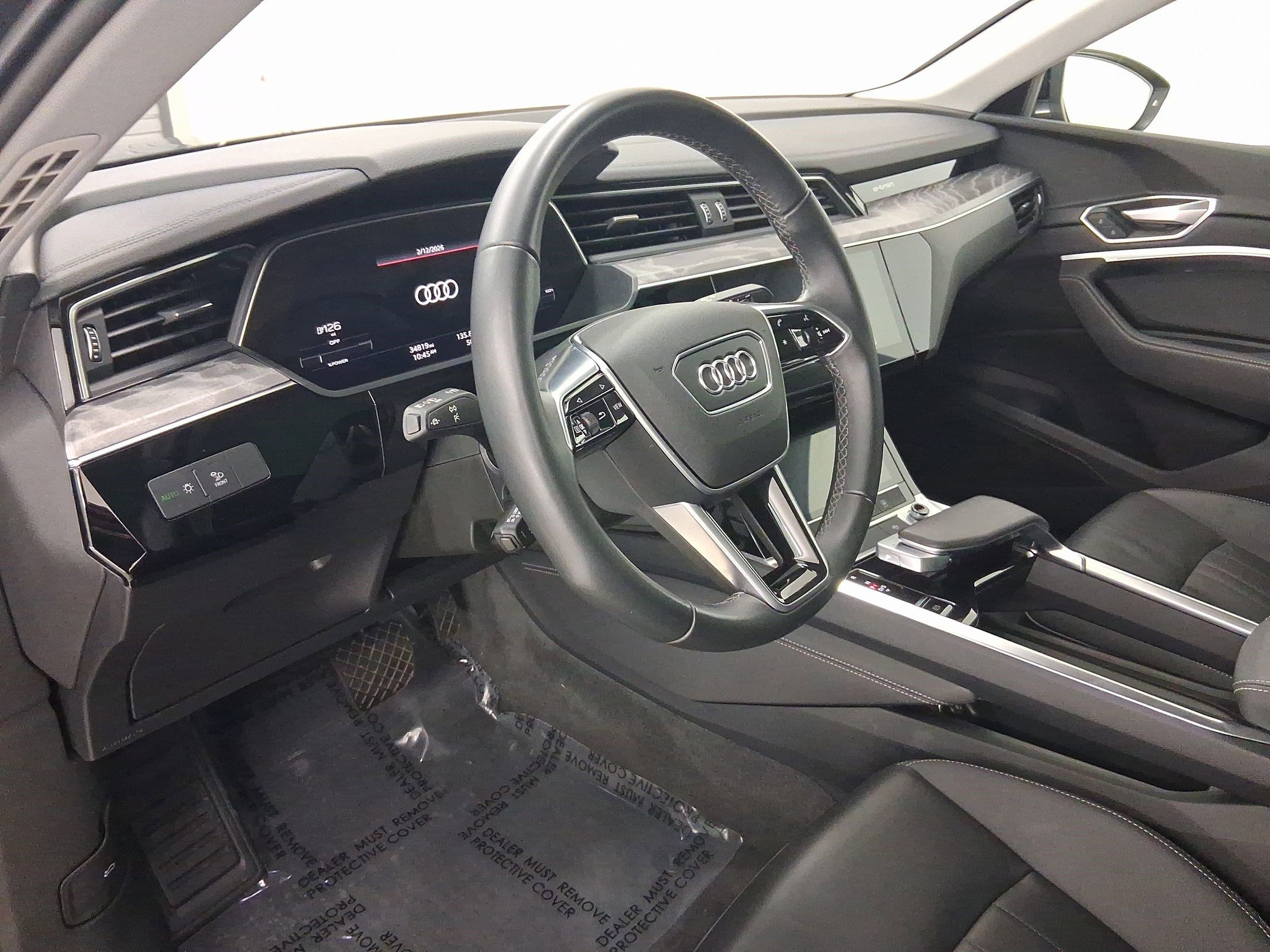 Used 2022 Audi e-tron Premium image 4