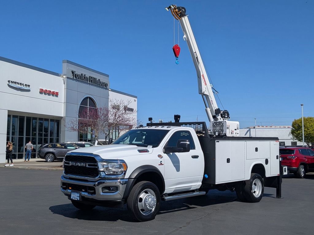 New 2024 RAM 5500 Tradesman AWD/4WD image 17