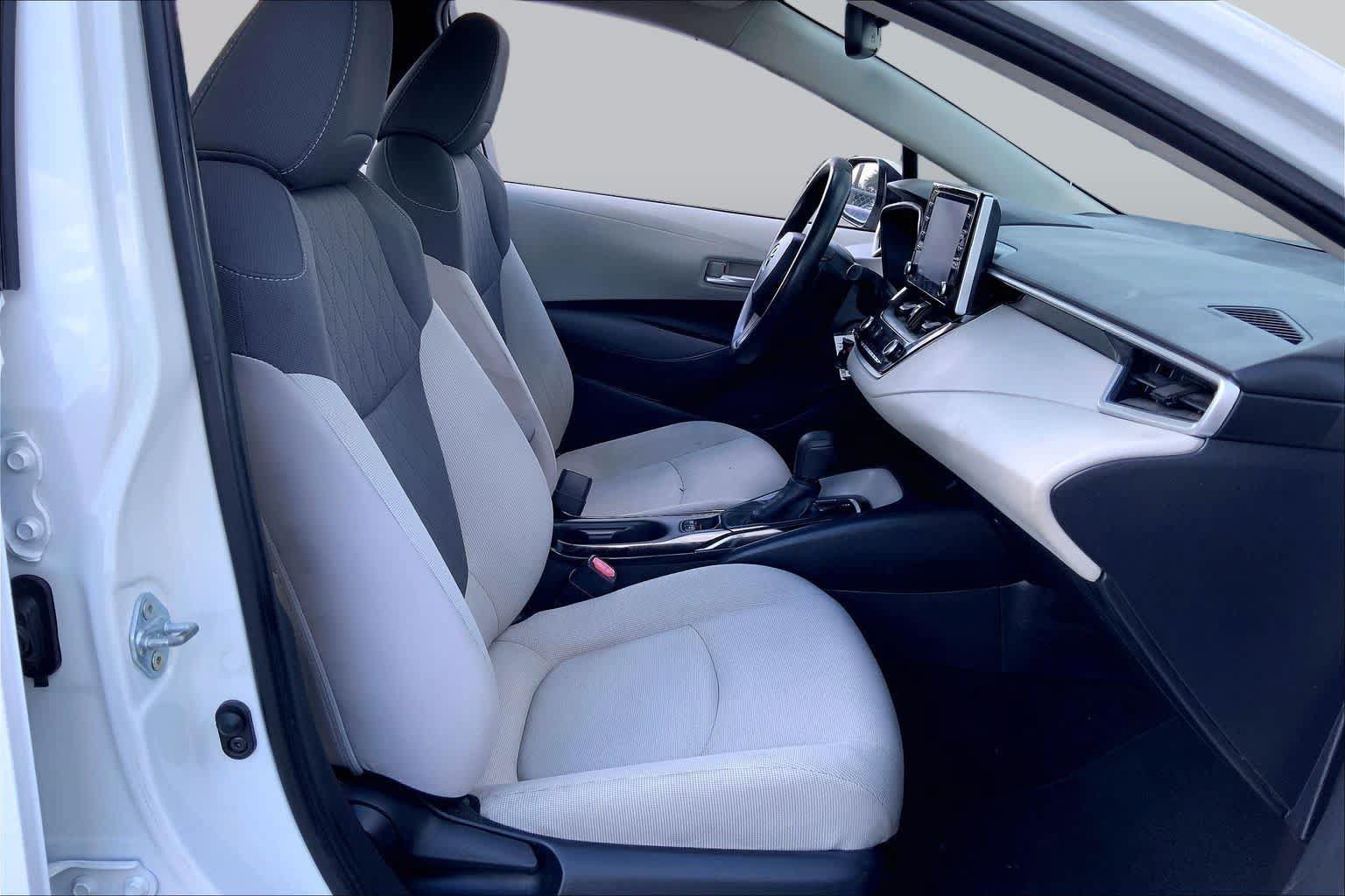 Used 2021 Toyota Corolla LE FWD image 9