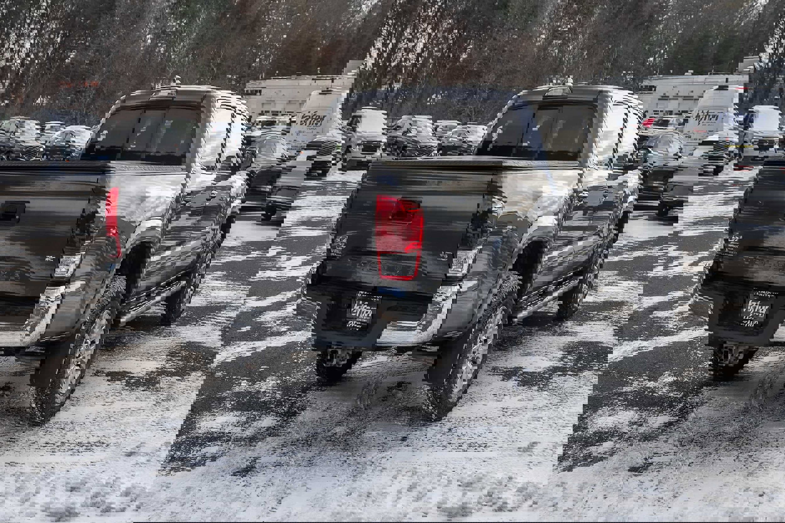 Used 2017 Toyota Tacoma SR5 image 4