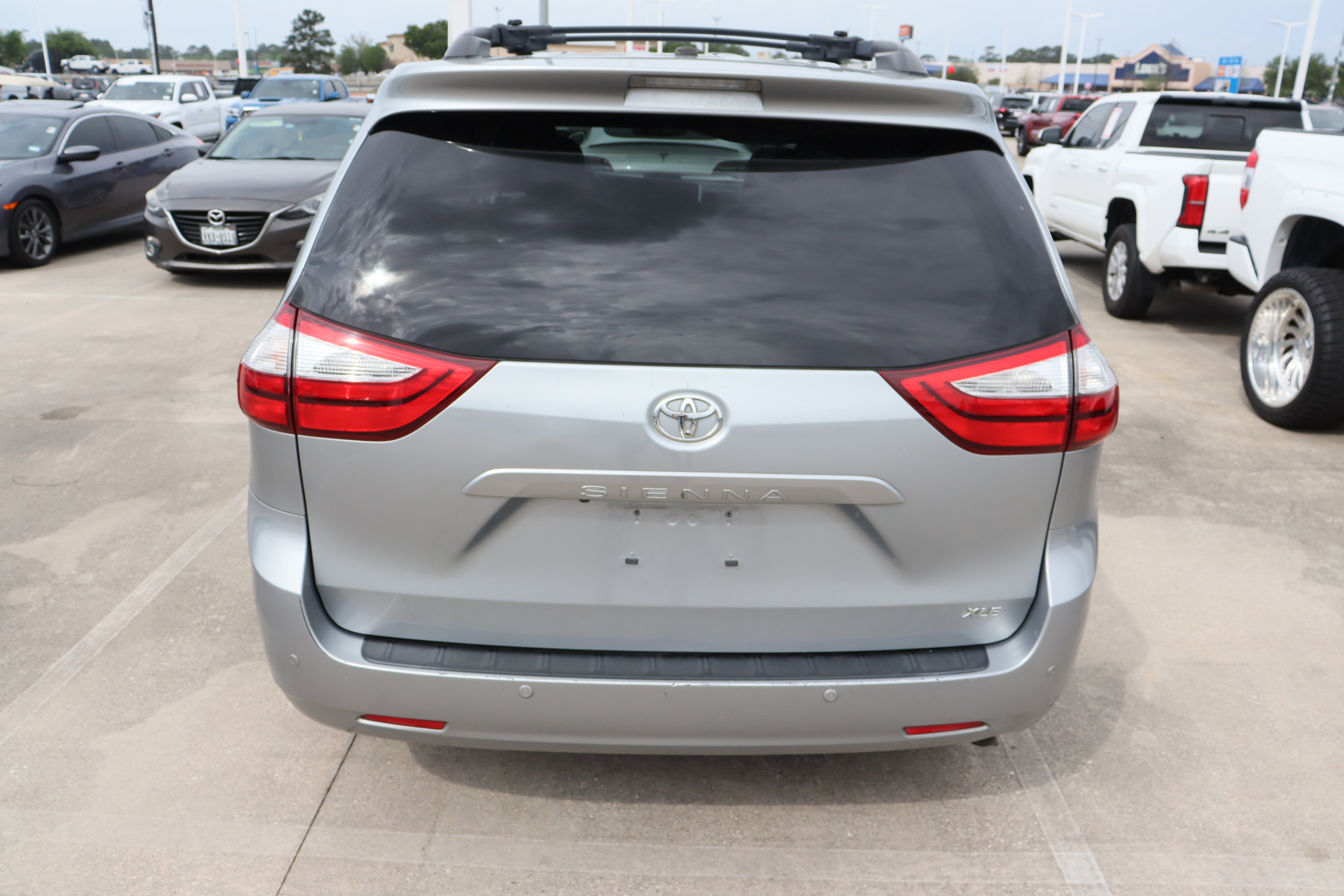 Used 2017 Toyota Sienna XLE w/ XLE Navigation Package image 10