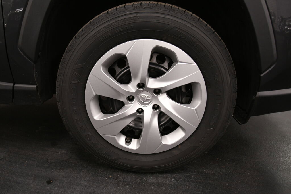 Certified 2023 Toyota RAV4 LE image 28