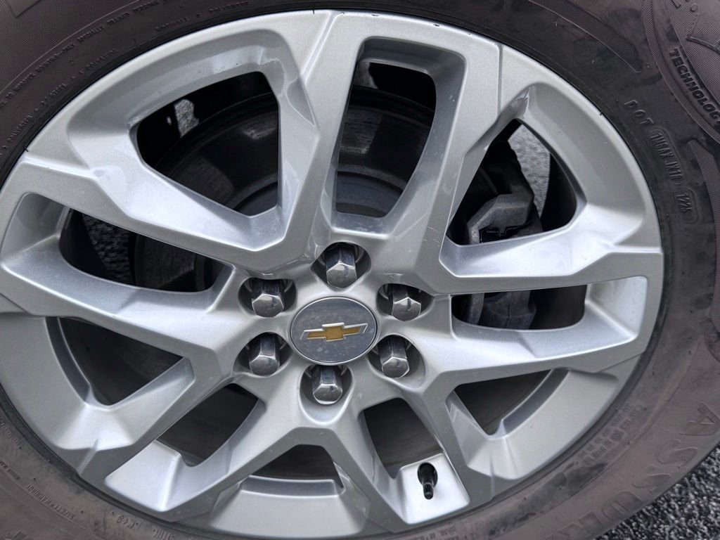 Used 2023 Chevrolet Traverse LS w/ Safety Package image 23
