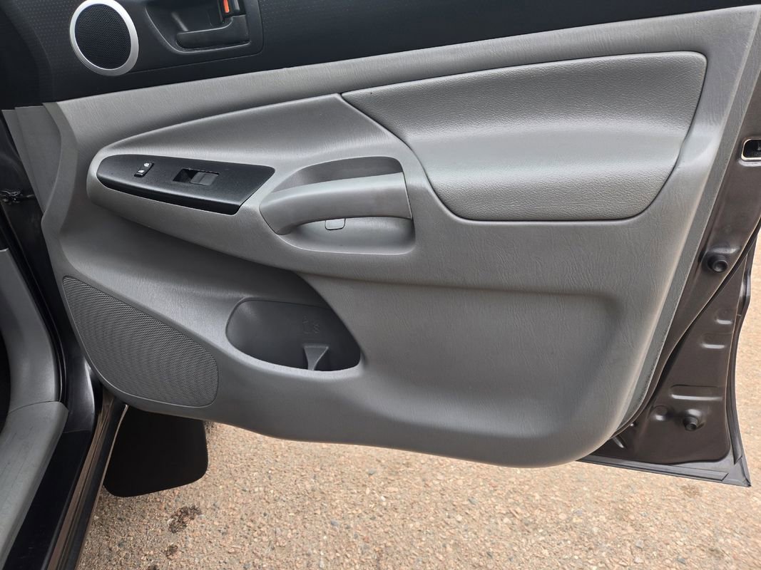 Used 2012 Toyota Tacoma 4x4 Double Cab w/ SR5 Pkg image 22