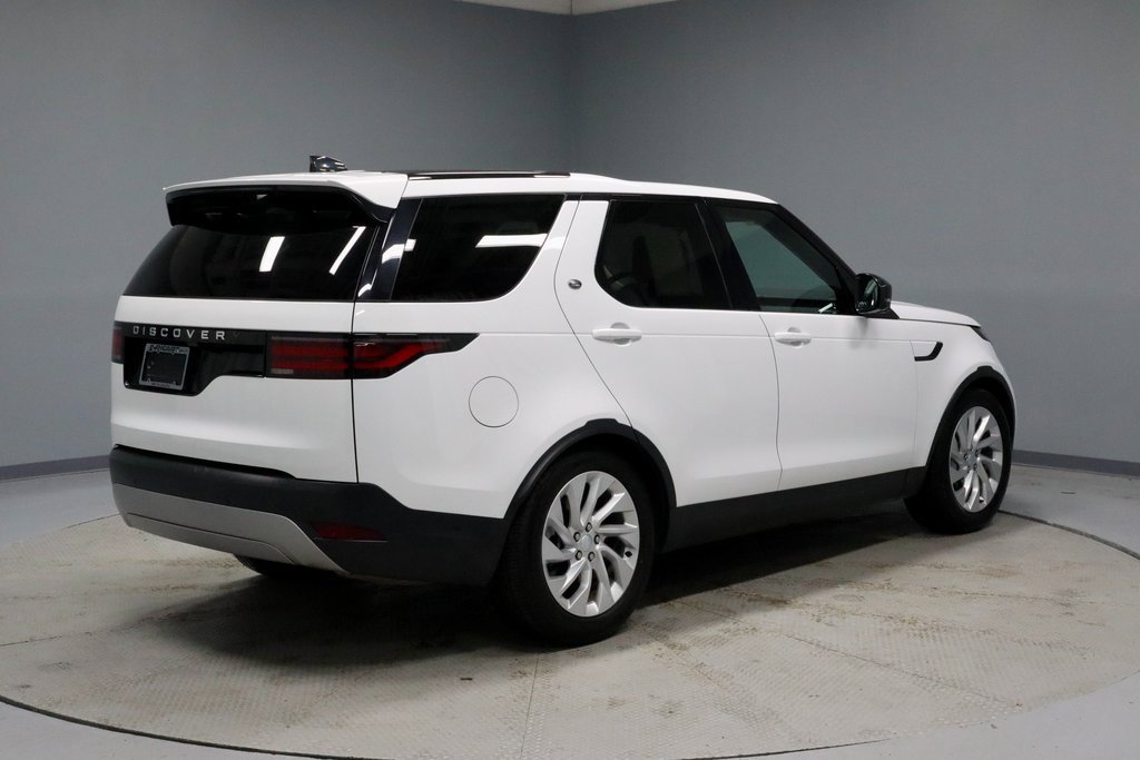 Used 2024 Land Rover Discovery S image 11