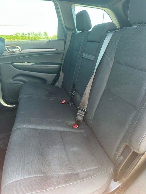 Used 2016 Jeep Grand Cherokee Laredo AWD/4WD image 18