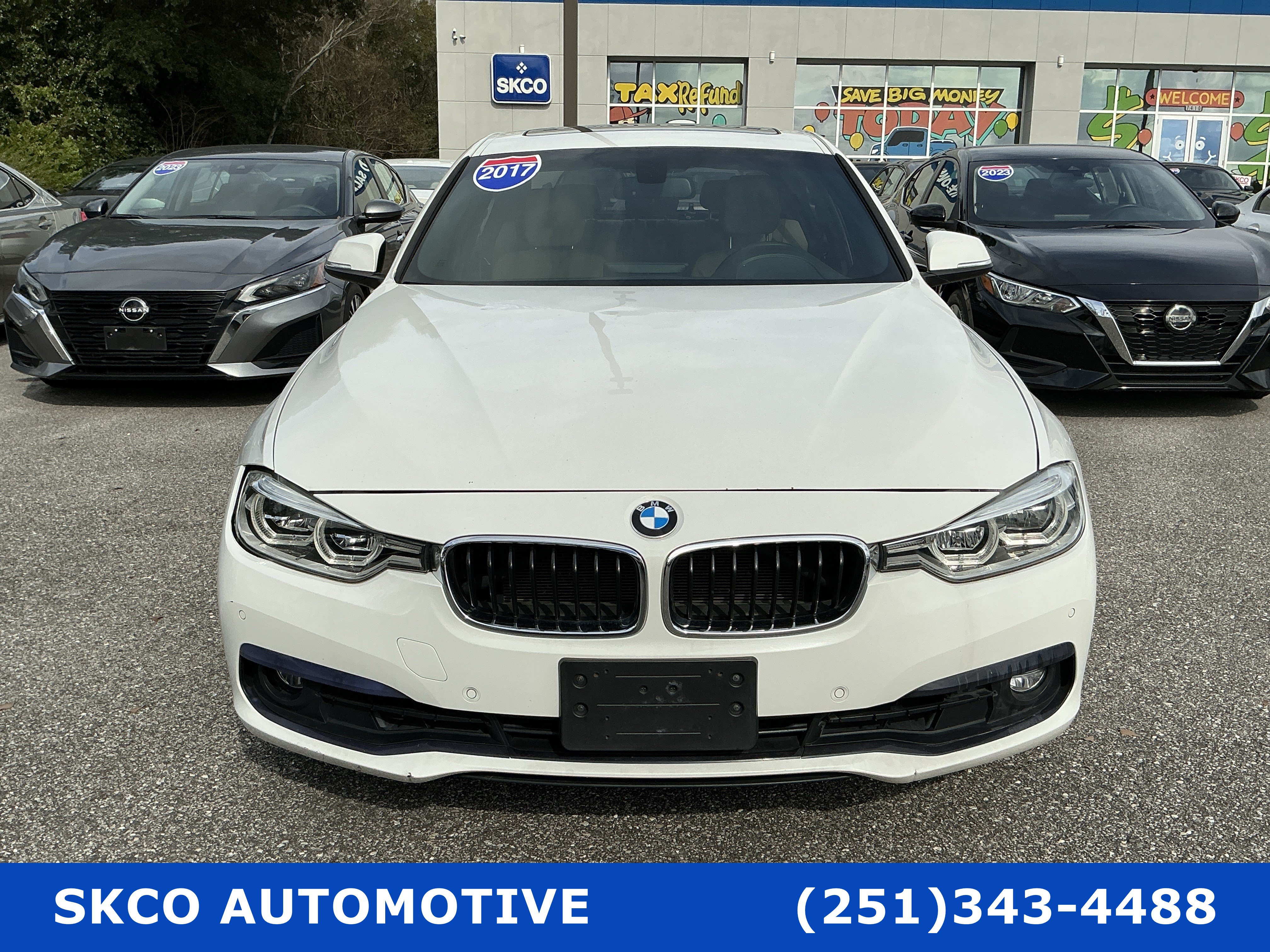 Used 2017 BMW 330i xDrive Sedan w/ Premium Package AWD/4WD image 8