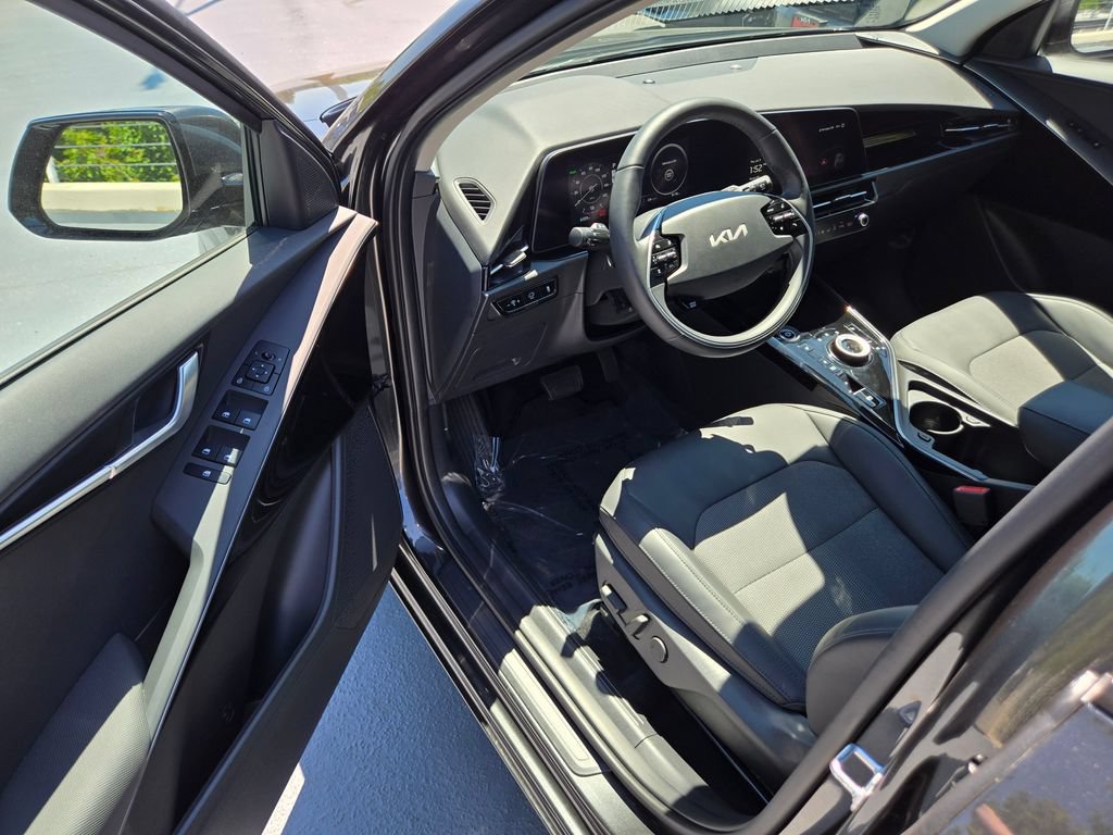 Certified 2024 Kia Niro Wind w/ Wind Preserve Package FWD image 20