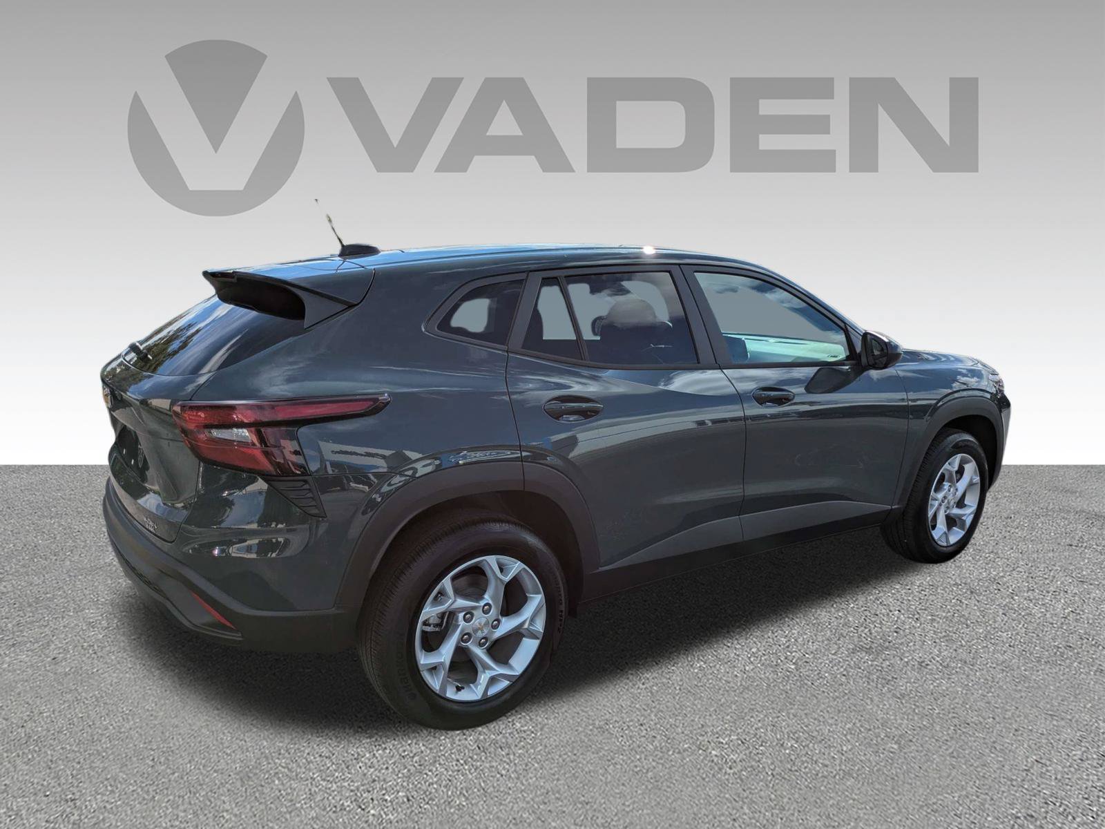 New 2026 Chevrolet Trax LS w/ LS Convenience Package FWD image 23