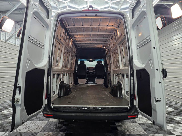Used 2022 Mercedes-Benz Sprinter 2500 image 12