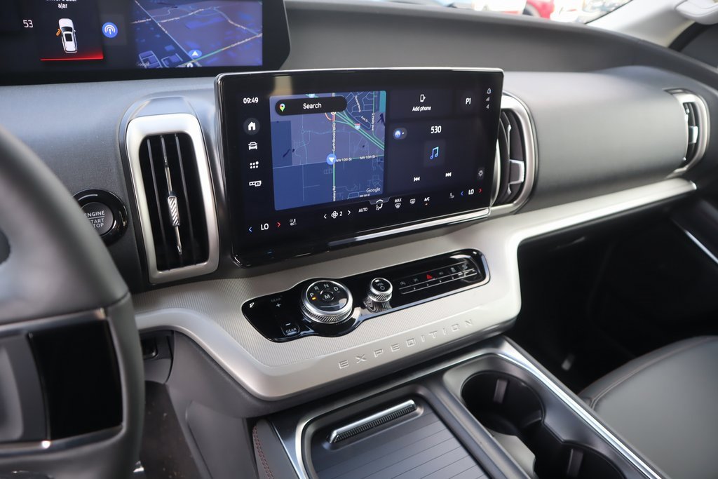 New 2025 Ford Expedition Active image 5