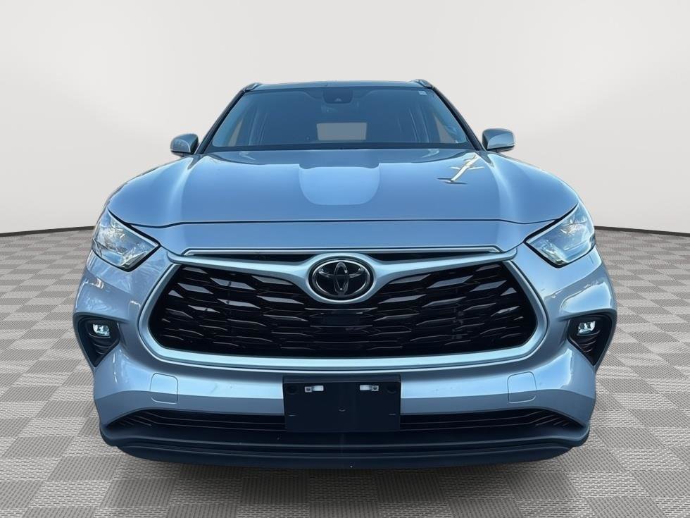 Used 2022 Toyota Highlander XLE image 8