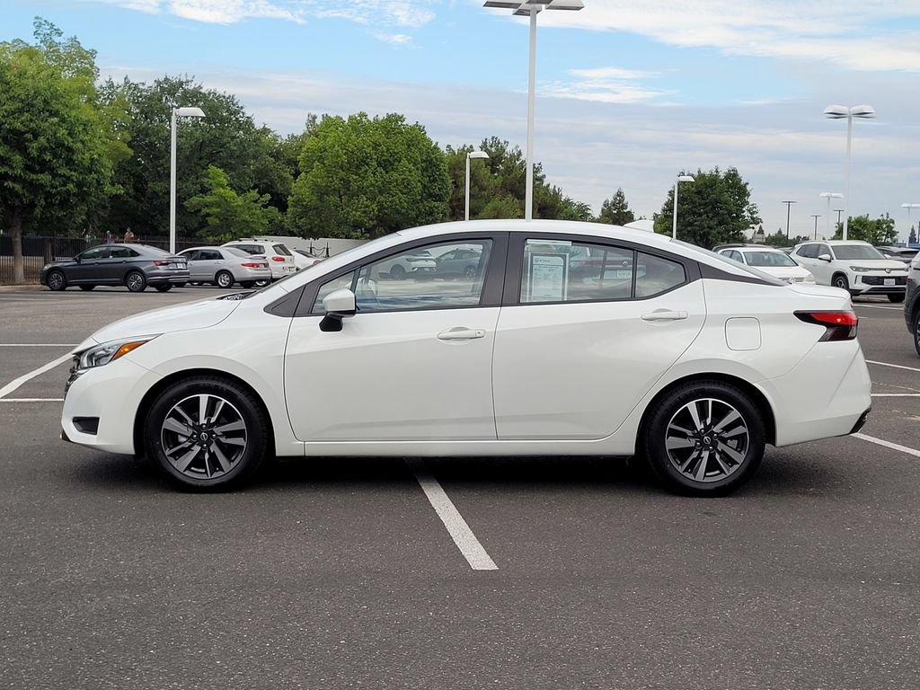 Used 2025 Nissan Versa SV FWD image 9
