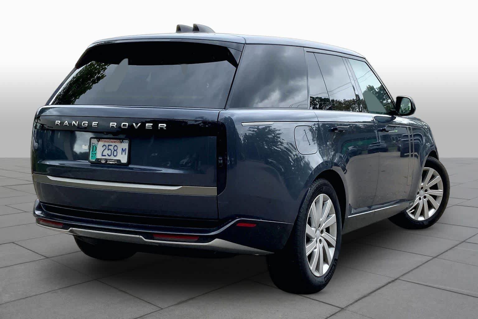 Used 2024 Land Rover Range Rover SE AWD/4WD image 12