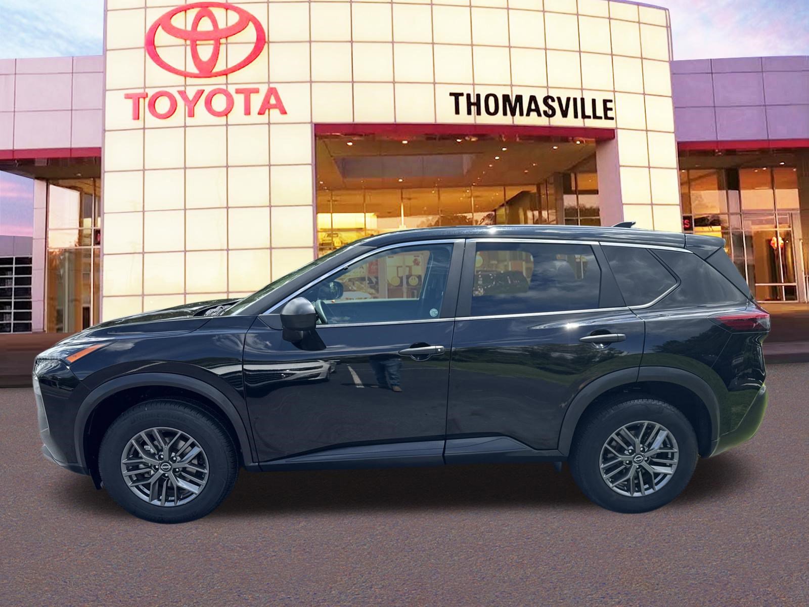 Used 2023 Nissan Rogue S image 8