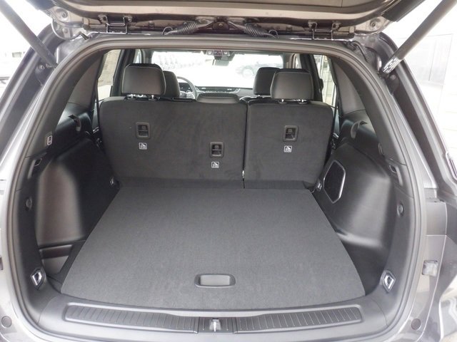 New 2025 Jeep Grand Cherokee Limited w/ Trailer Tow Package image 36