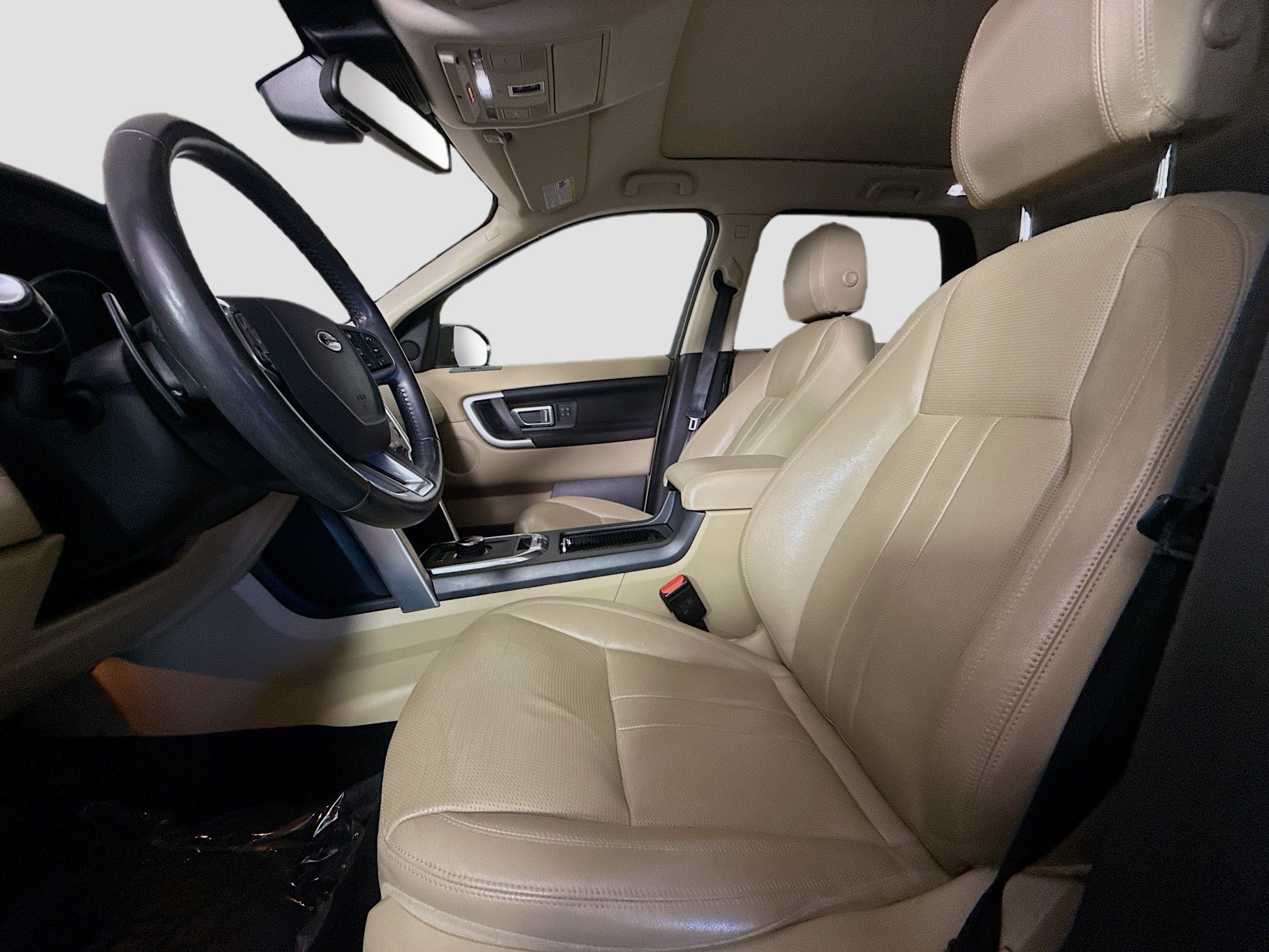 Used 2019 Land Rover Discovery Sport HSE AWD/4WD image 22