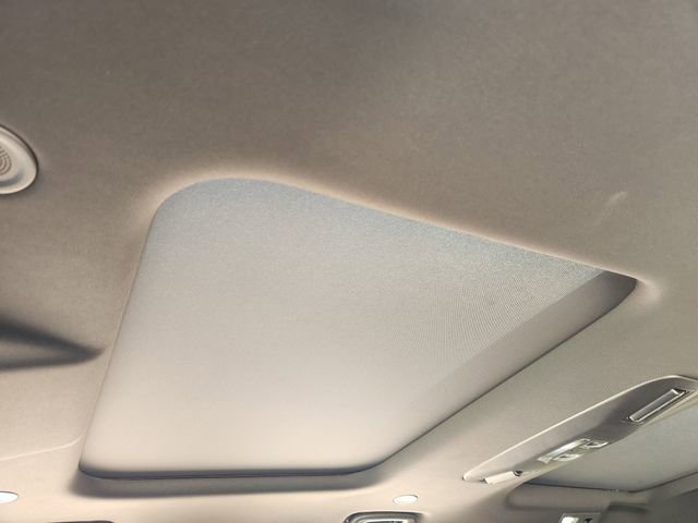 New 2026 Land Rover Discovery Limited Edition image 17