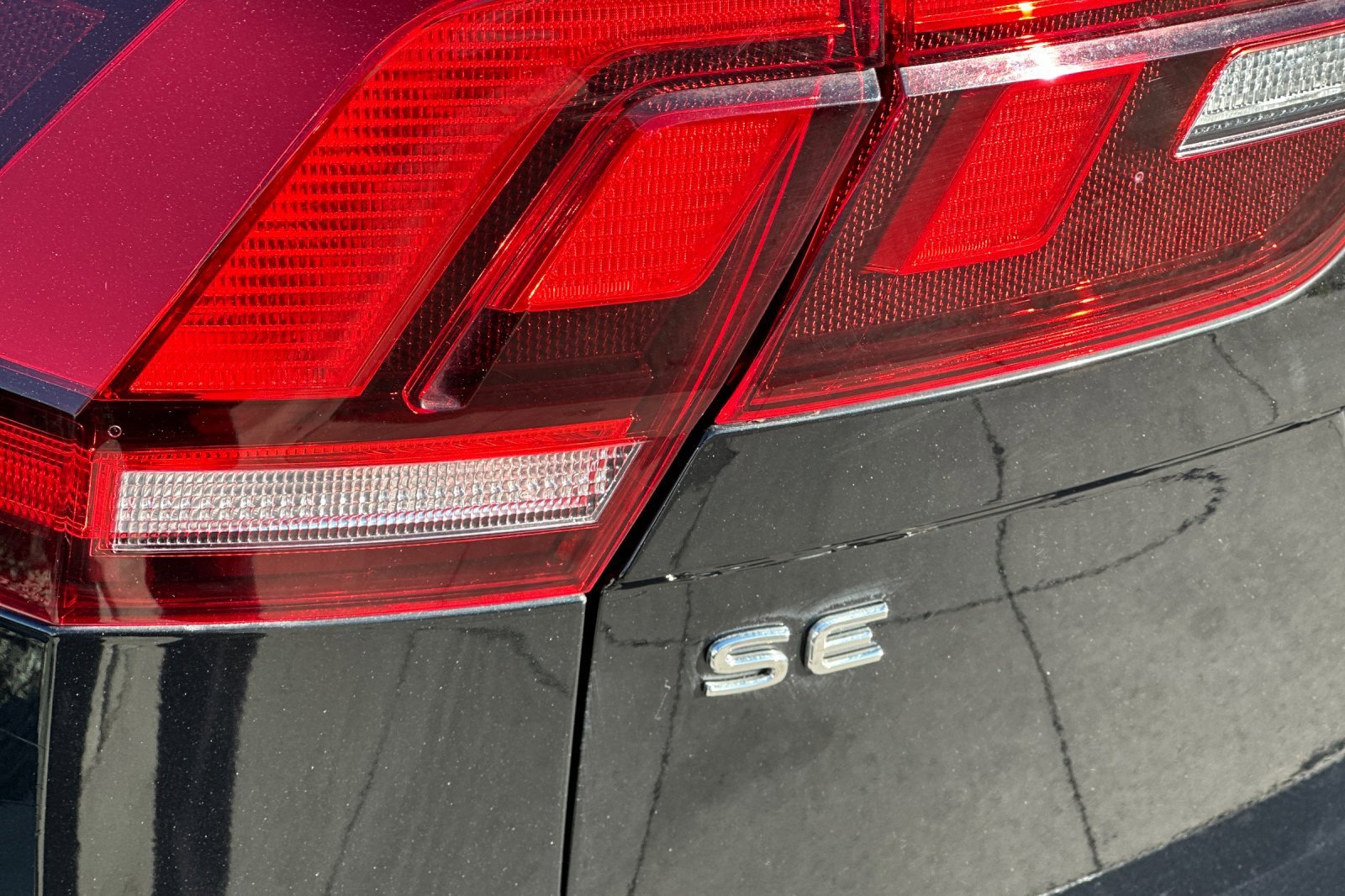 Used 2022 Volkswagen Tiguan SE image 29