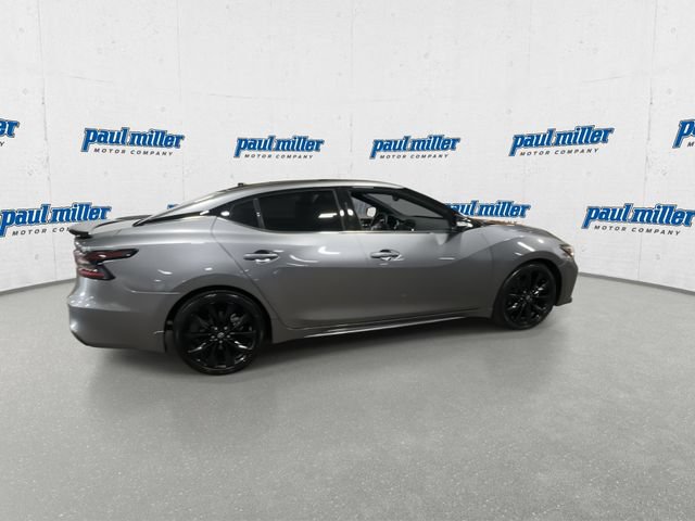 Used 2023 Nissan Maxima SR w/ Sport Mat Group FWD image 12