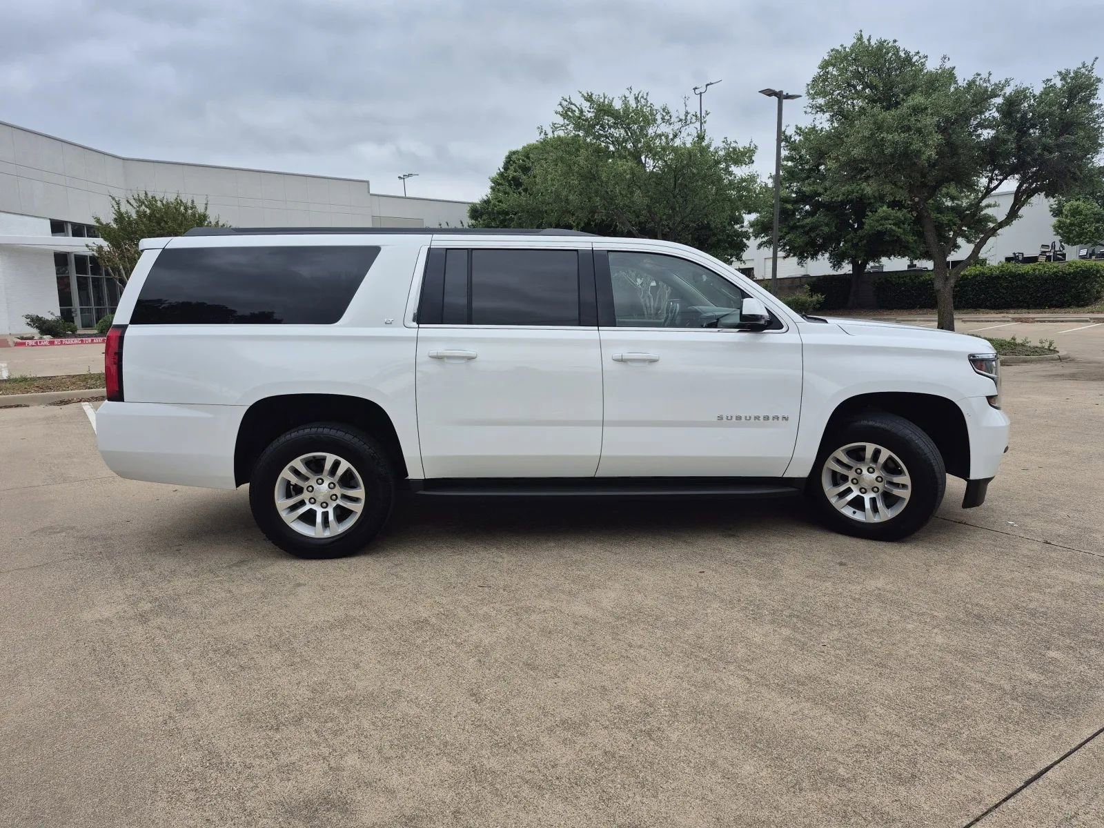 Used 2018 Chevrolet Suburban LT AWD/4WD image 5