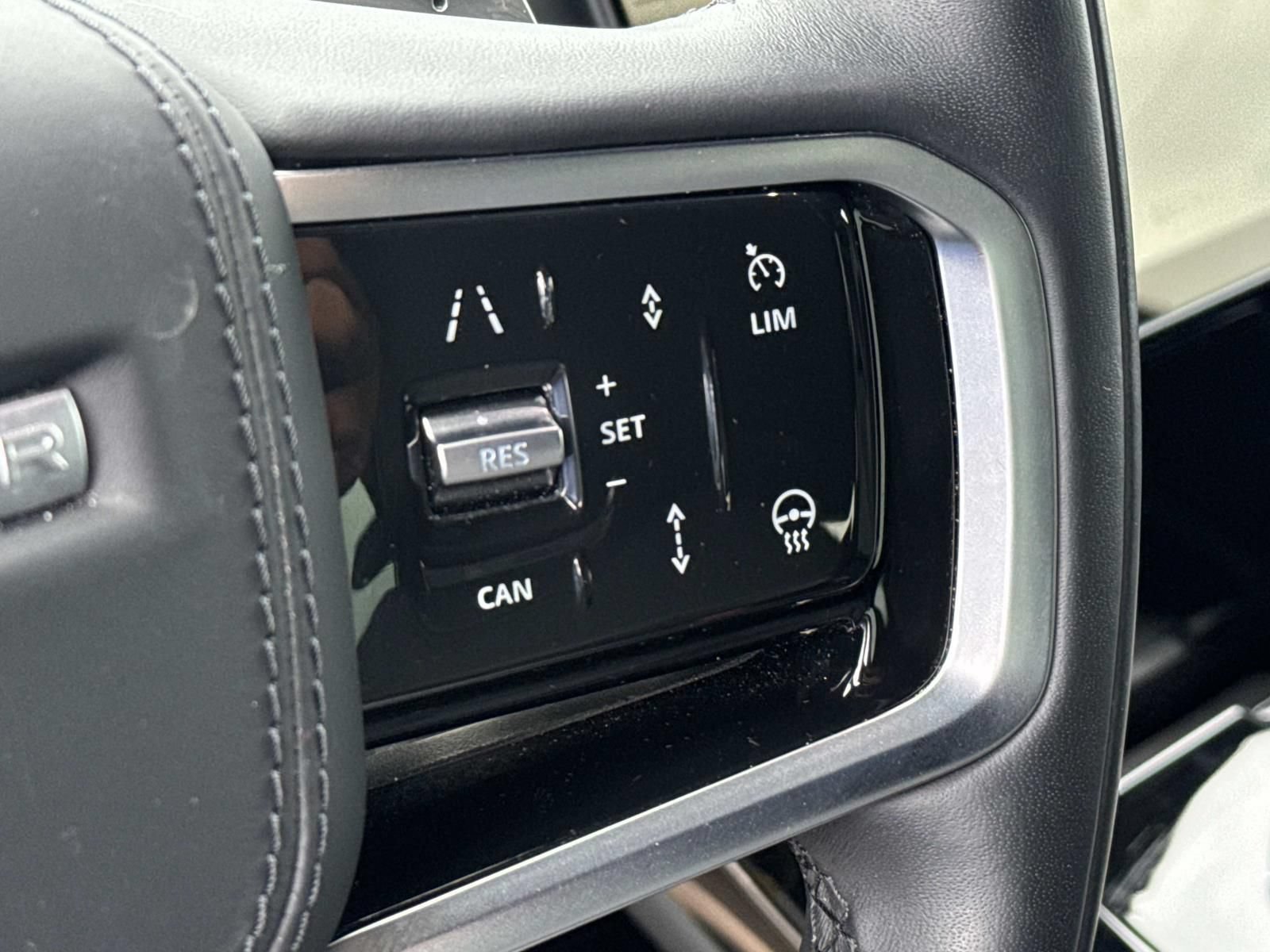Used 2025 Land Rover Range Rover Sport AWD/4WD image 24