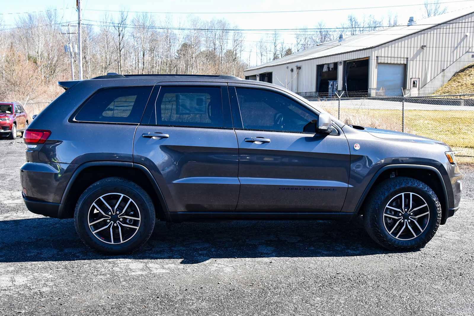 Certified 2021 Jeep Grand Cherokee Trailhawk w/ Trailhawk Luxury Group image 2