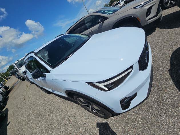 Used 2026 Volvo XC40 B5 Plus AWD/4WD image 4