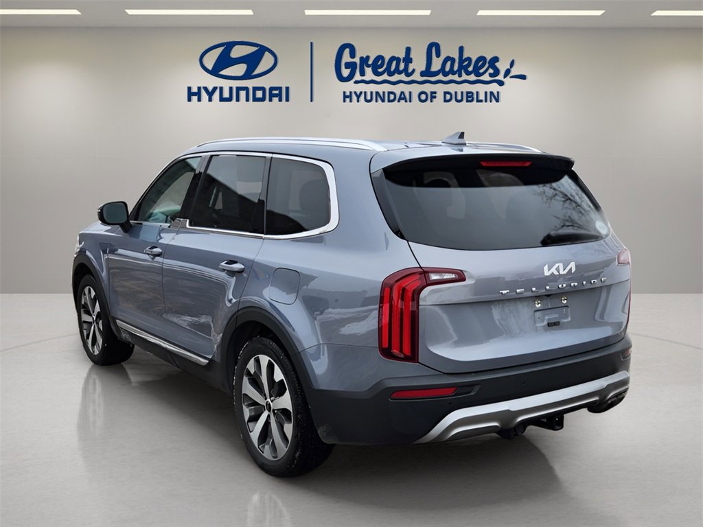 Used 2022 Kia Telluride EX w/ EX Premium Package image 3