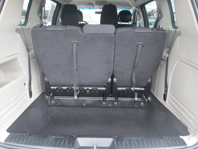 Used 2014 Dodge Grand Caravan American Value Package FWD image 12