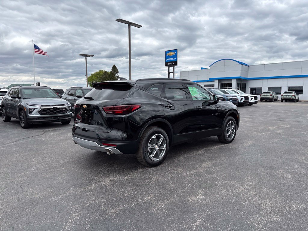 New 2026 Chevrolet Blazer LT w/ Convenience Package FWD image 4