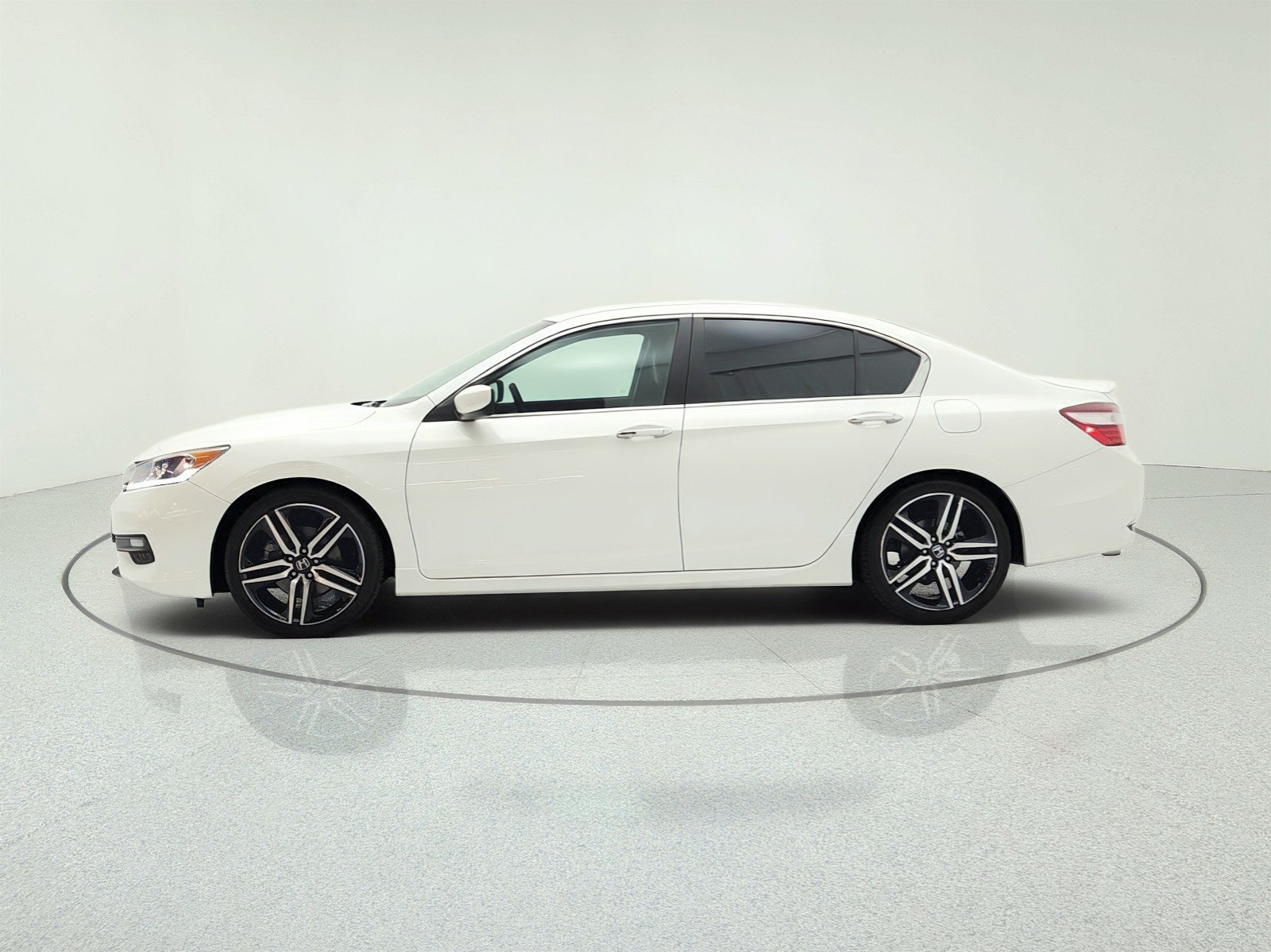 Used 2016 Honda Accord Sport image 8