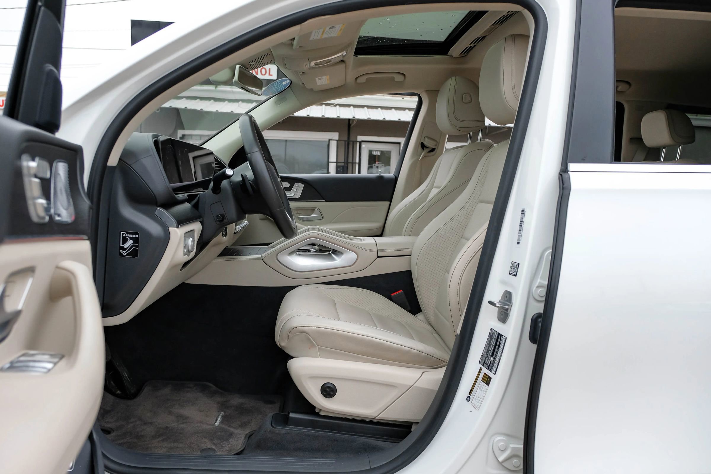 Used 2020 Mercedes-Benz GLS 450 4MATIC image 4