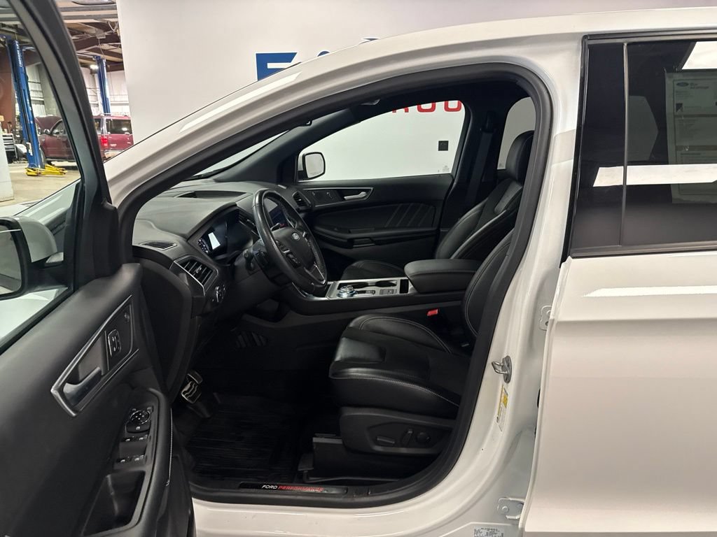 Used 2023 Ford Edge ST AWD/4WD image 17
